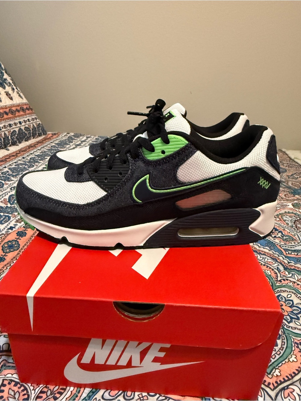 Nike Air Max 90 in Black, Dark Denim, White & Green Accent